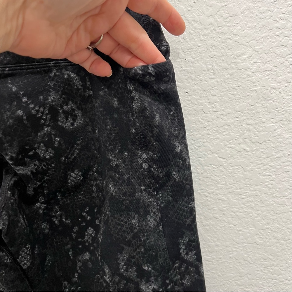 Tuff Apparel Black and Grey Snakeskin Print Pants Size X Small With Side Pockets - Picture 7 of 11